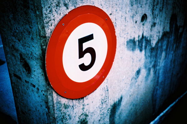 A 5mph speed limit sign
